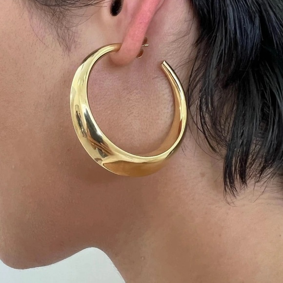 Jennifer Zeuner 2’ Shira Gold Plated Hoop Earrings $264 New - Picture 6 of 6